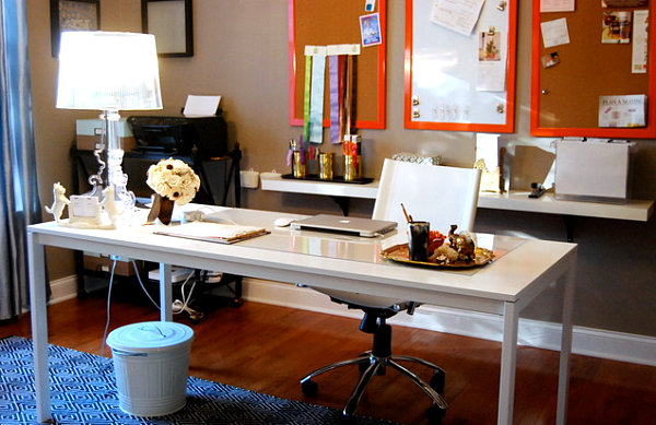 Concuss Welcoming Decorating Ideas for People You Care : Sleek Modern Home Office Design Handy Laptop For Guests